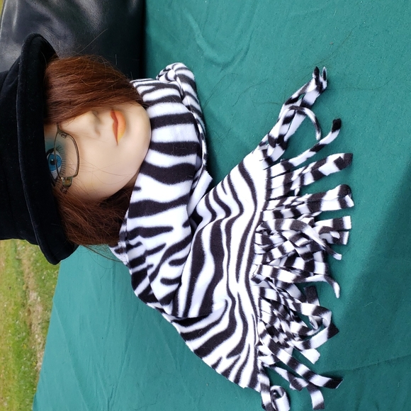 Scarf - Picture 2 of 2